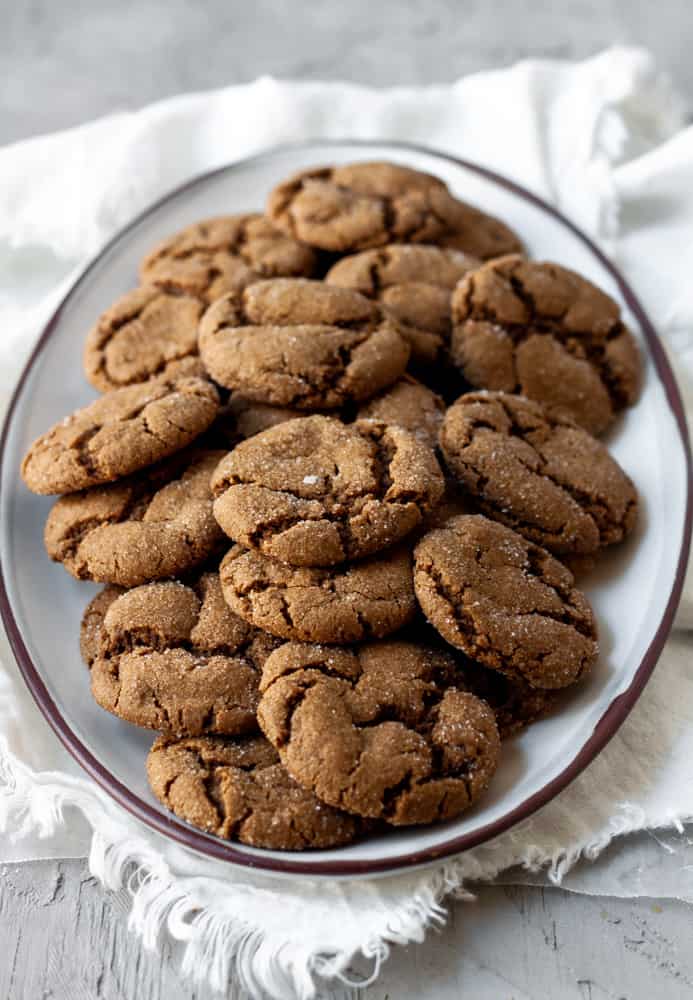 A plate full of molasses cookies